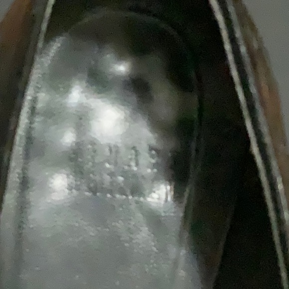 Item 7 Nice Stuart Weitzman 1/2inch leather pumps. - Picture 4 of 4